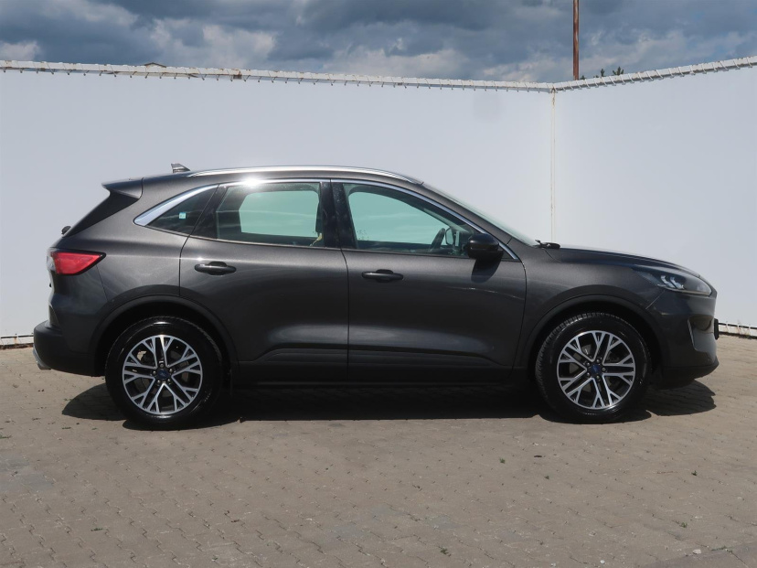 Ford Kuga, 2022