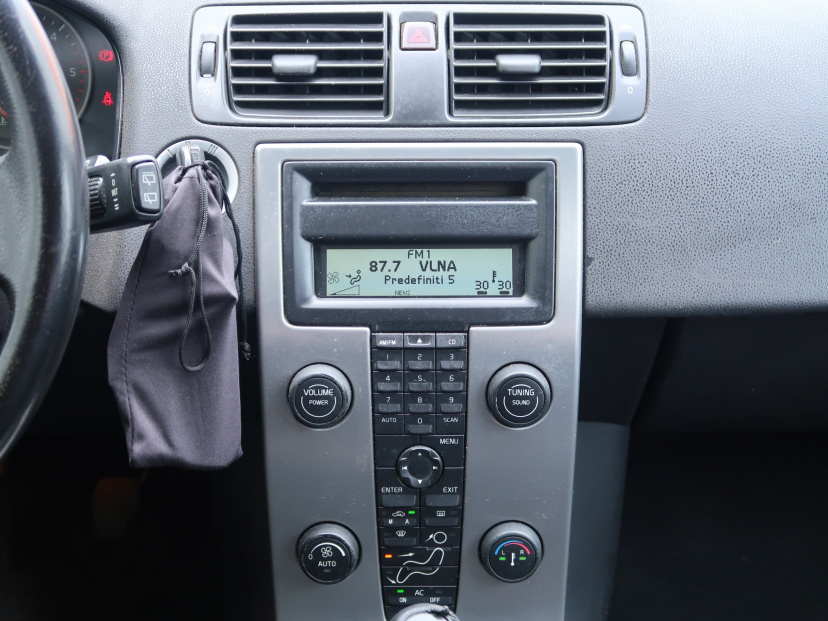 Volvo V50, 2004