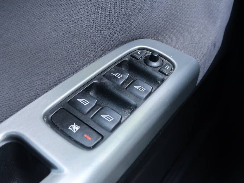 Volvo V50, 2004