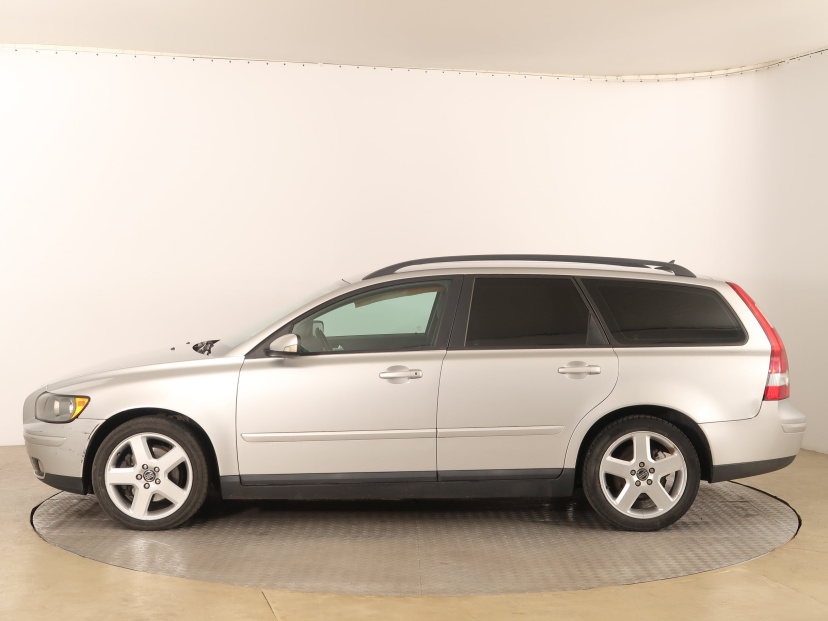 Volvo V50, 2004