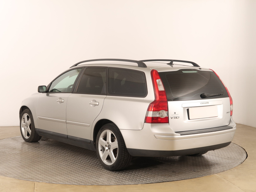 Volvo V50, 2004