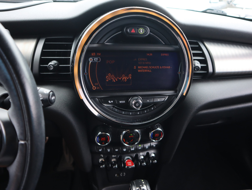 MINI 5-door, 2015