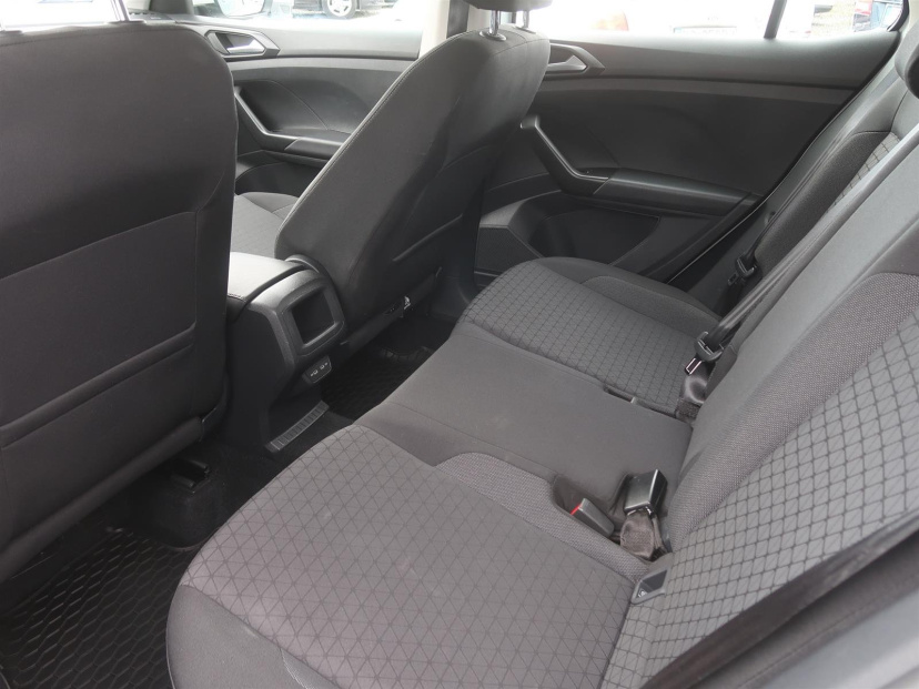 Volkswagen T-Cross, 2021