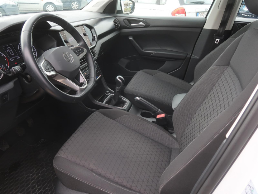 Volkswagen T-Cross, 2021