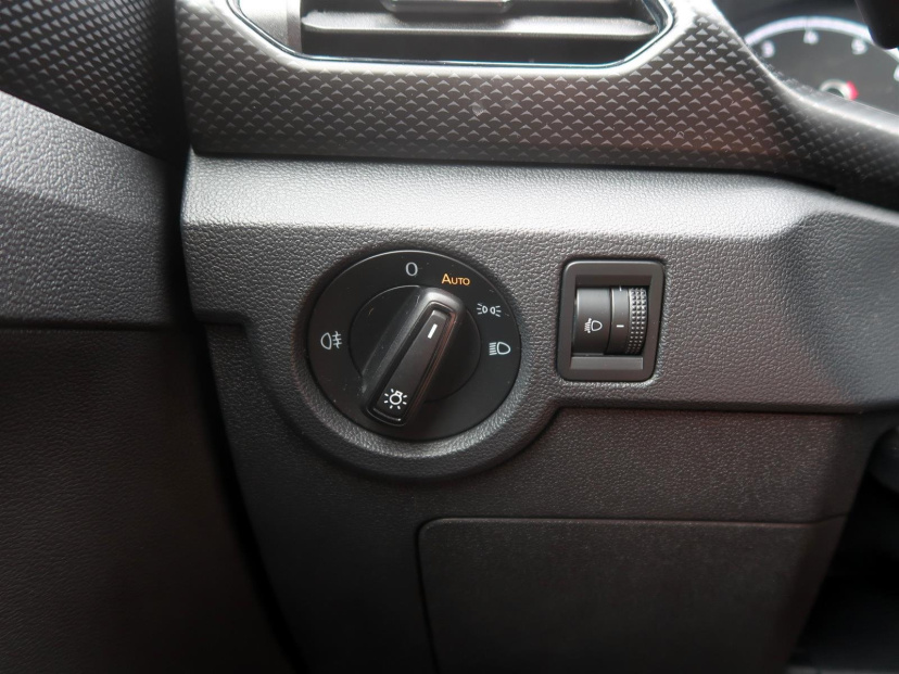Volkswagen T-Cross, 2021