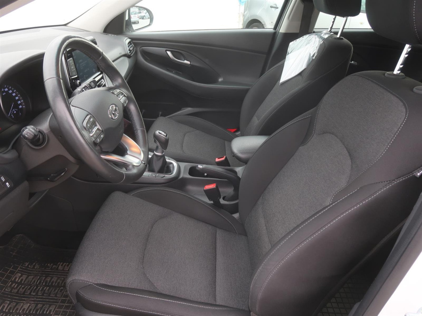 Hyundai i30, 2021