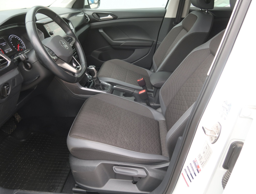 Volkswagen T-Cross, 2021