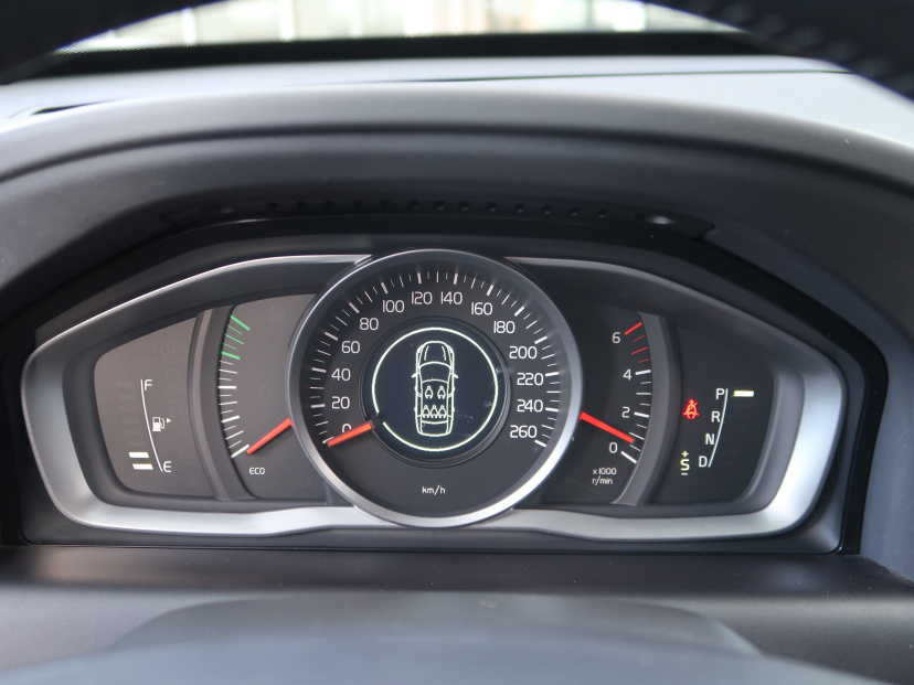 Volvo XC60, 2016