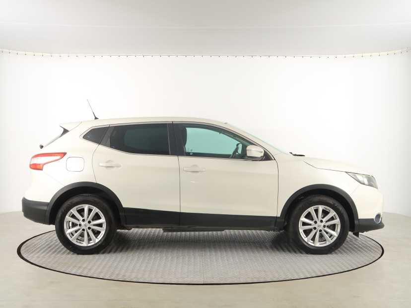 Nissan Qashqai, 2015