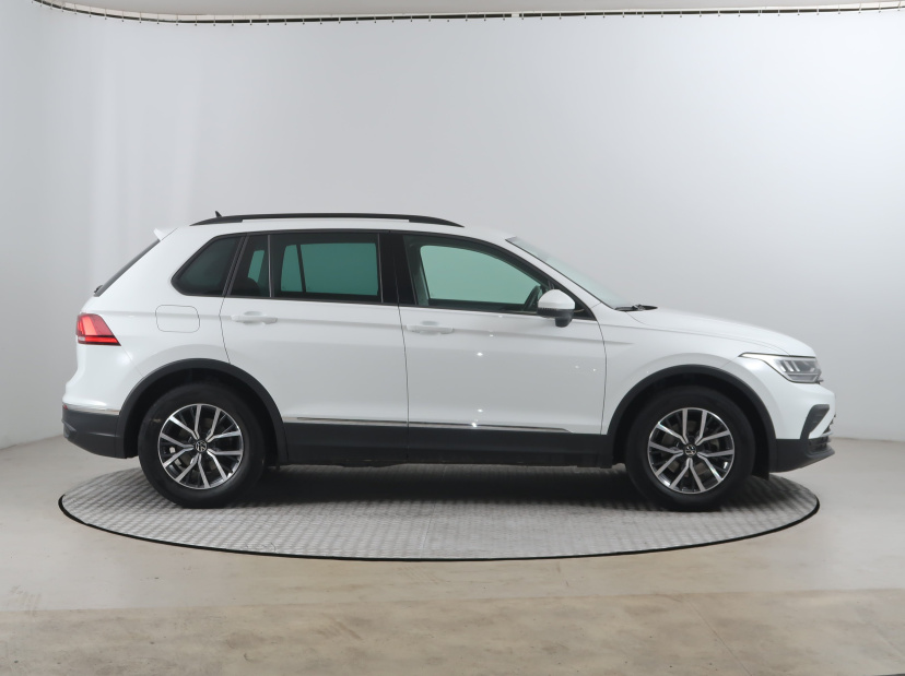 Volkswagen Tiguan, 2022