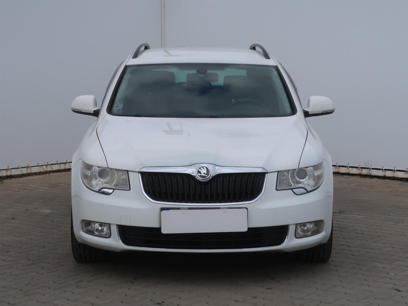 Škoda Superb, 2011