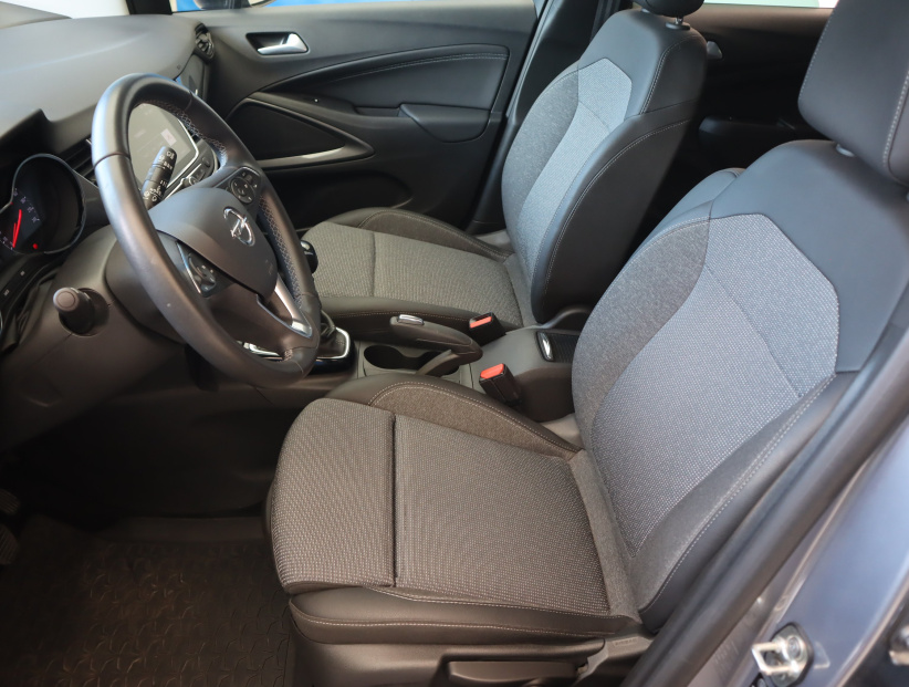 Opel Crossland, 2024