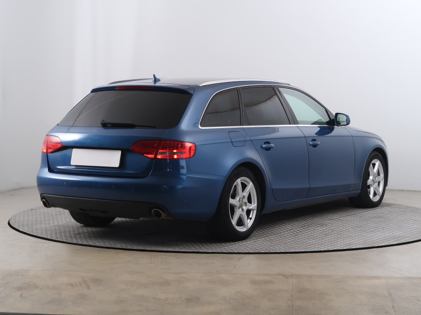 Audi A4, 2010