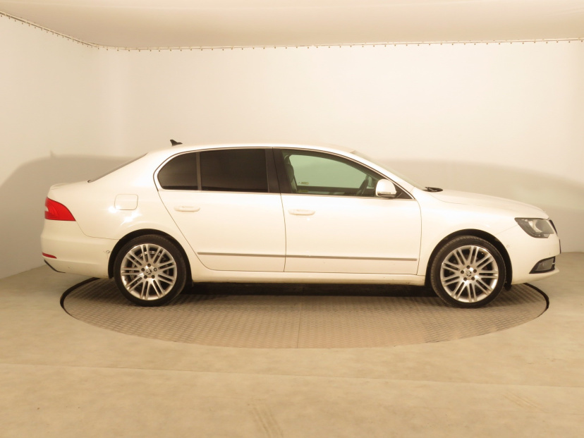 Škoda Superb, 2013