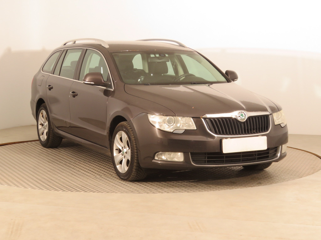 Škoda Superb, 2011