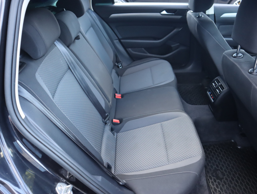 Volkswagen Passat, 2017