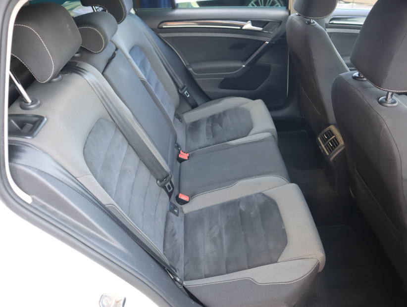 Volkswagen Golf, 2015