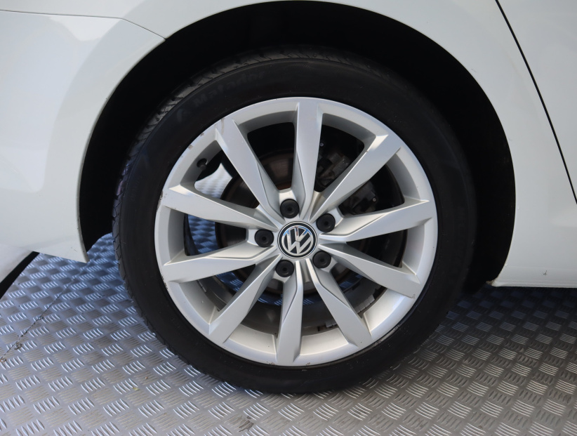 Volkswagen Golf, 2015