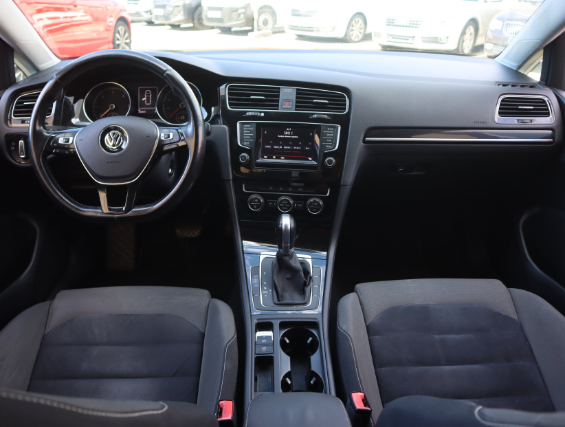 Volkswagen Golf, 2015