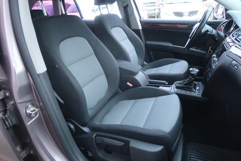 Škoda Superb, 2010