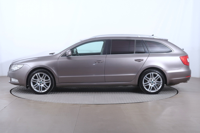 Škoda Superb, 2010