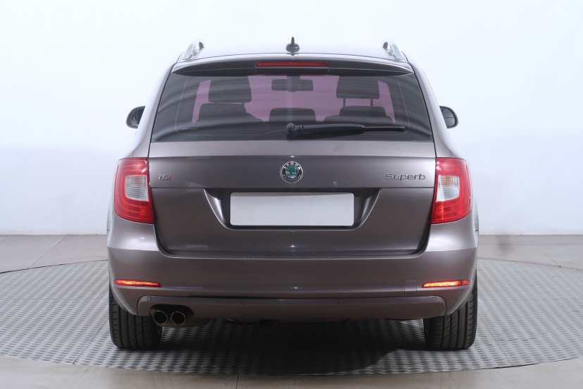 Škoda Superb, 2010