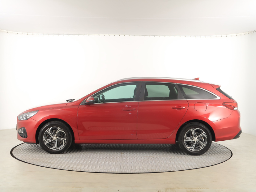 Hyundai i30, 2022