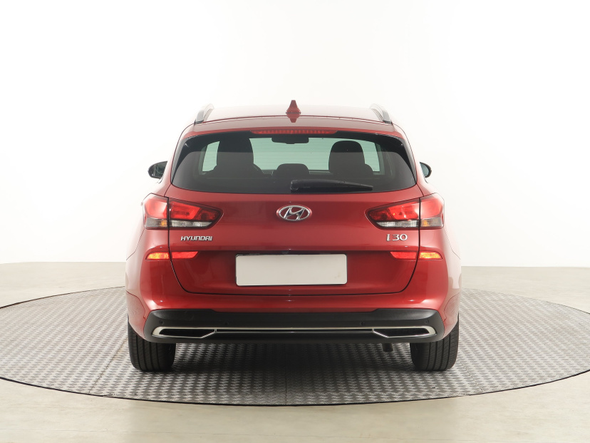 Hyundai i30, 2022
