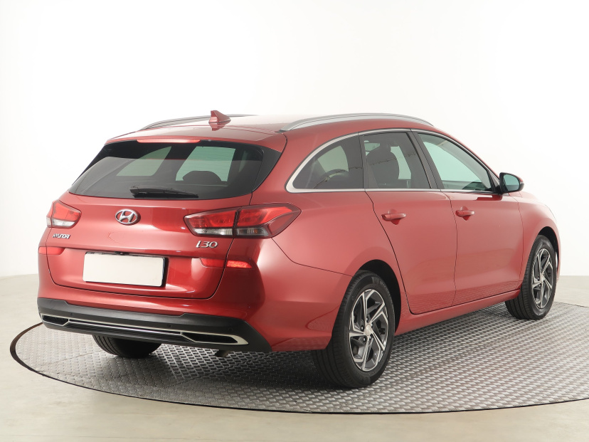 Hyundai i30, 2022