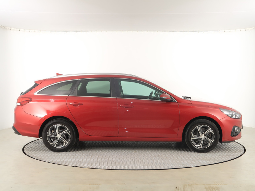 Hyundai i30, 2022
