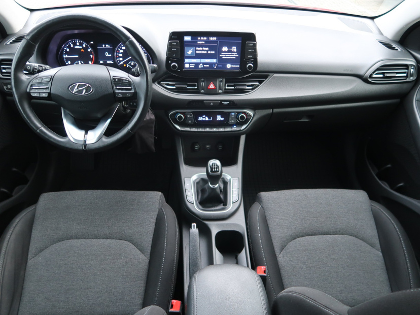 Hyundai i30, 2022