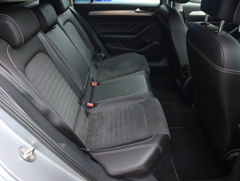 Volkswagen Passat, 2022