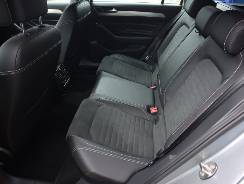 Volkswagen Passat, 2022