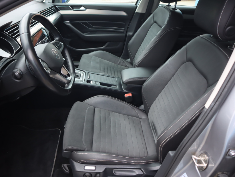 Volkswagen Passat, 2022
