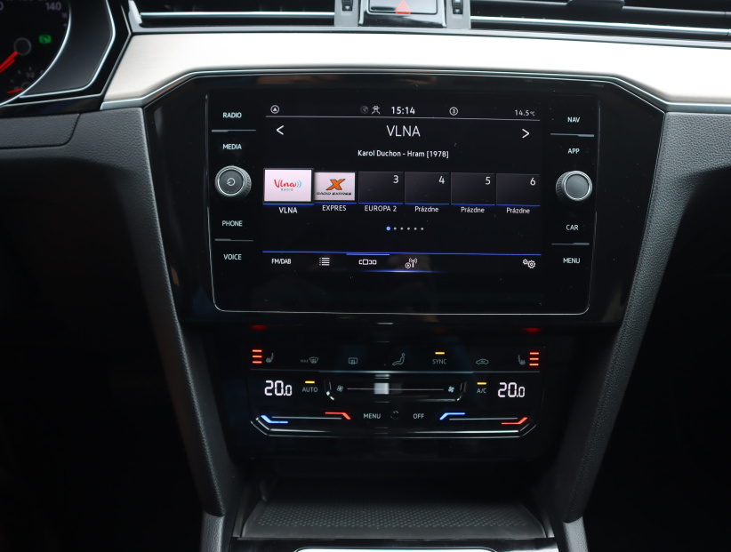 Volkswagen Passat, 2022