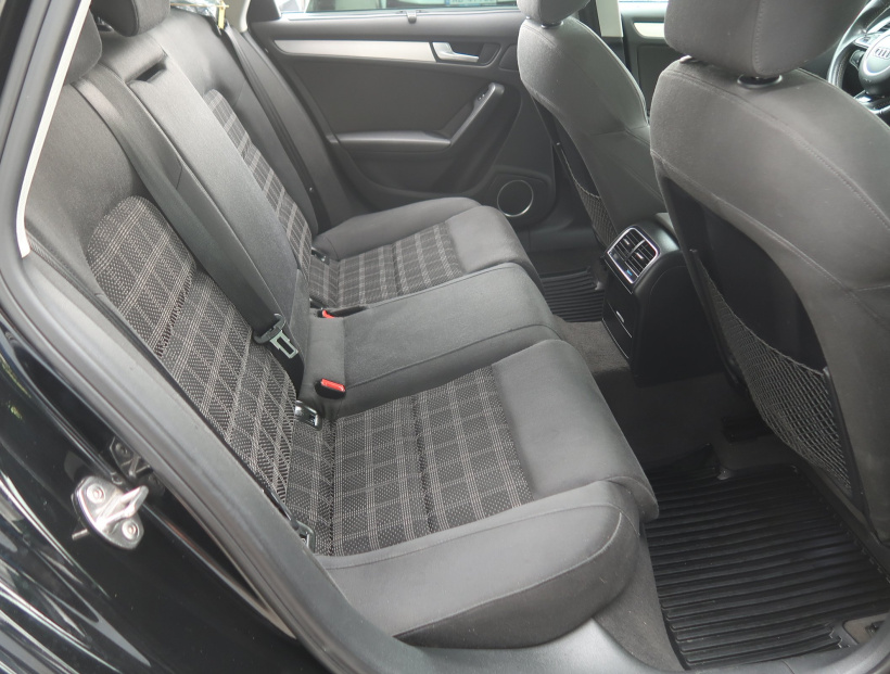 Audi A4, 2010