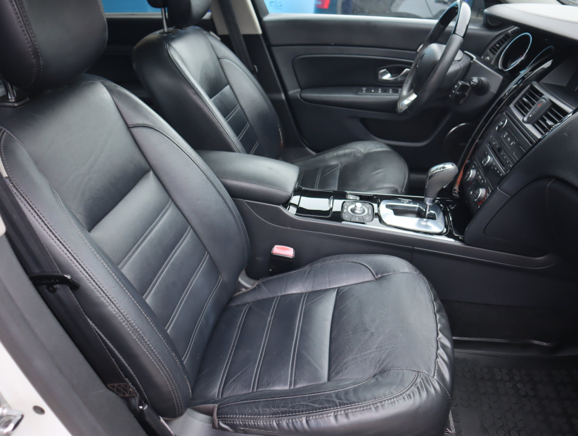 Renault Latitude, 2012