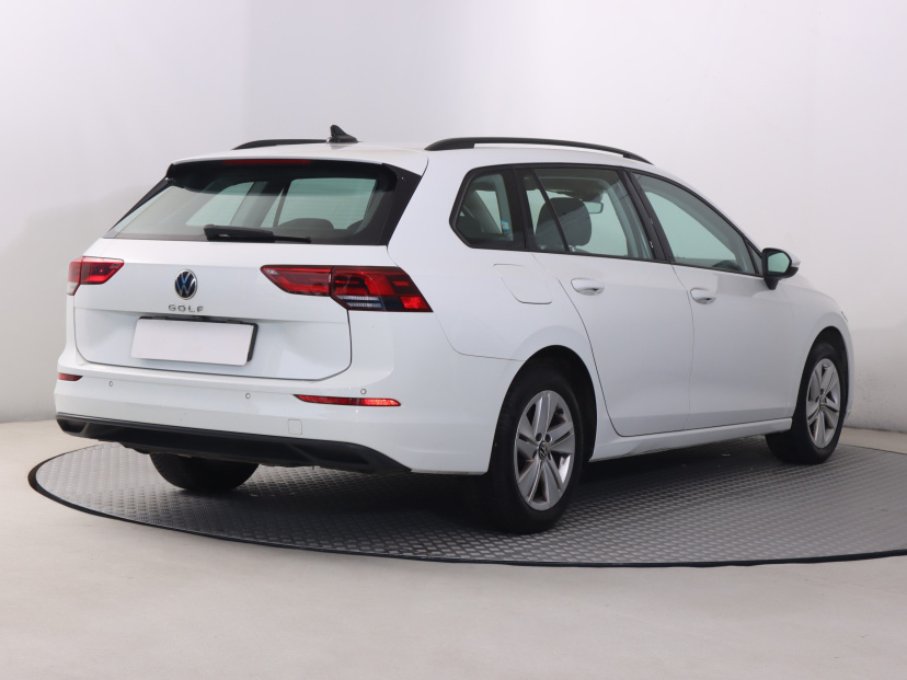 Volkswagen Golf, 2021
