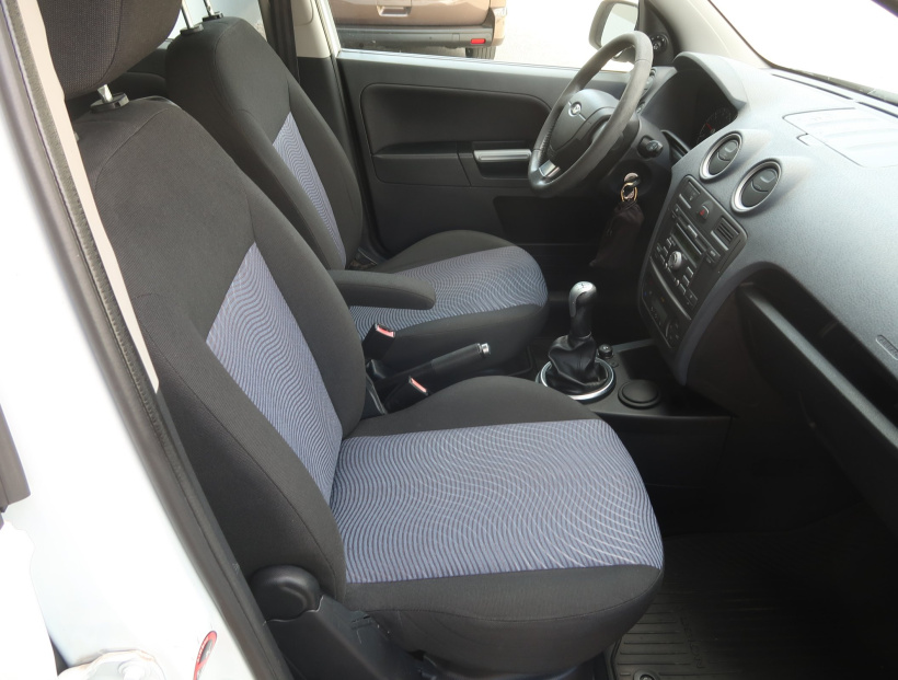 Ford Fusion, 2010