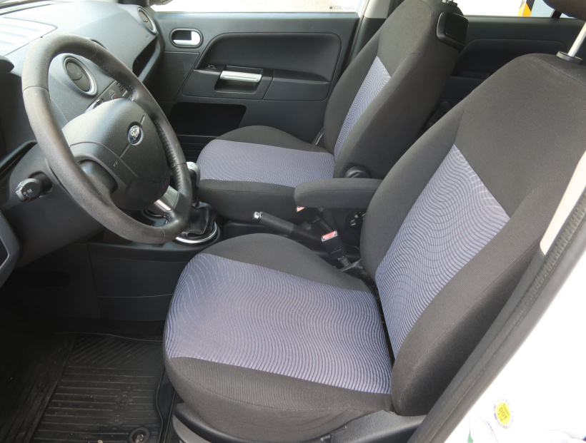 Ford Fusion, 2010