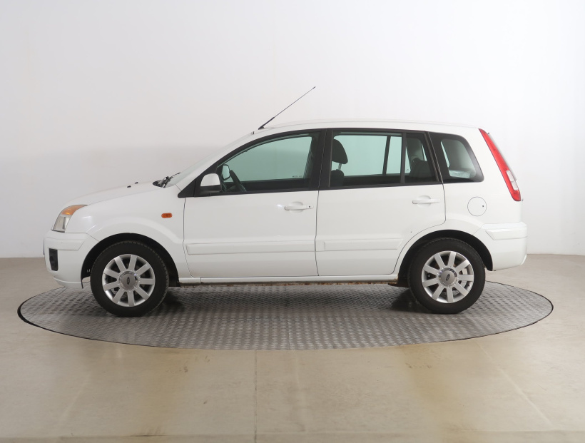 Ford Fusion, 2010