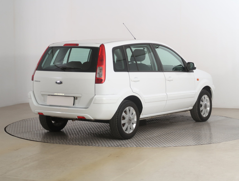 Ford Fusion, 2010