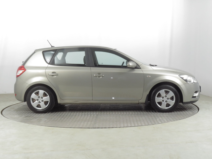 Kia Ceed, 2010