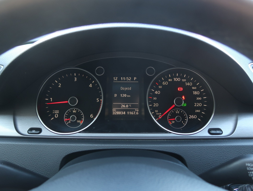 Volkswagen Passat, 2011