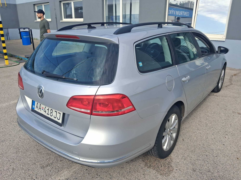 Volkswagen Passat, 2011