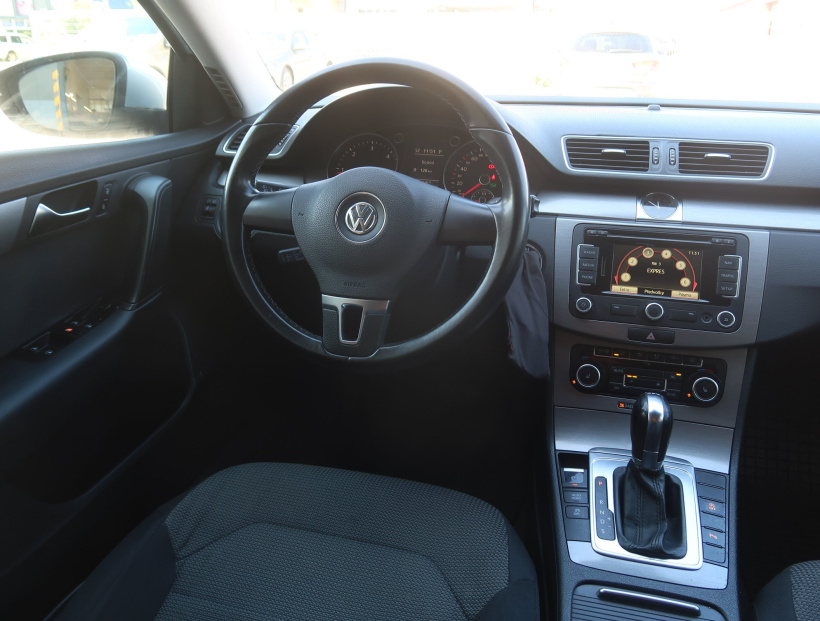 Volkswagen Passat, 2011