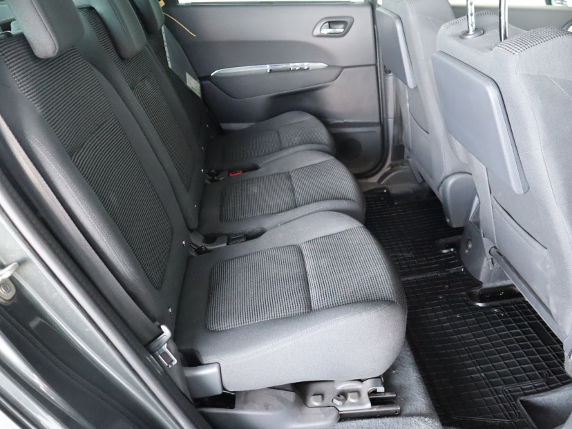 Peugeot 5008, 2015