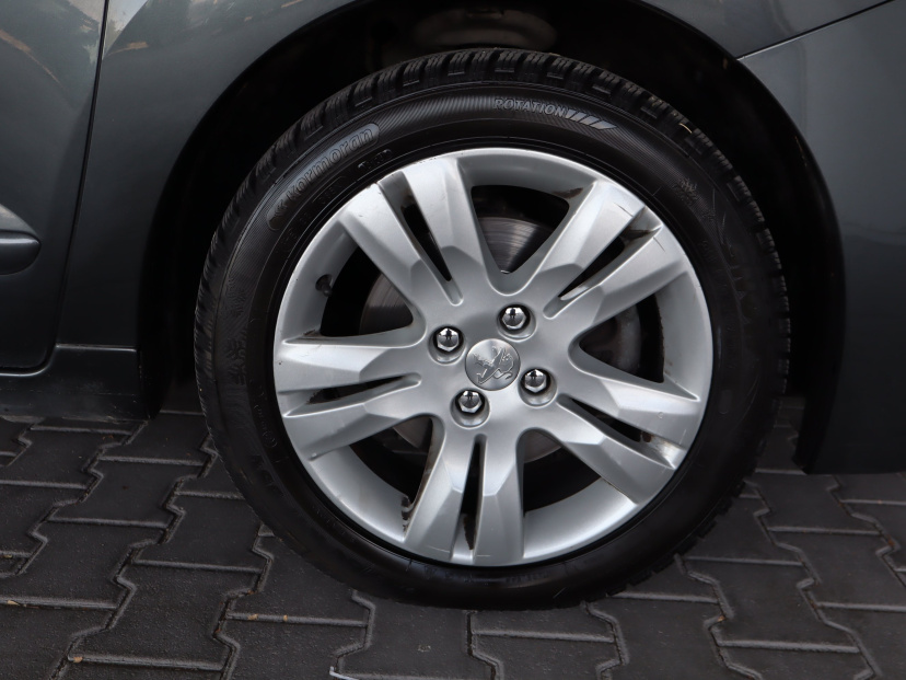 Peugeot 5008, 2015
