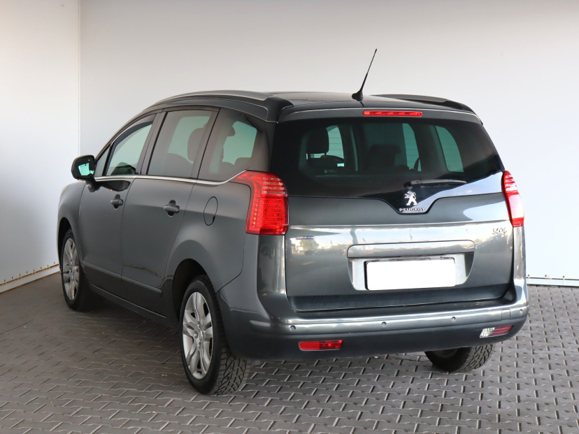 Peugeot 5008, 2015