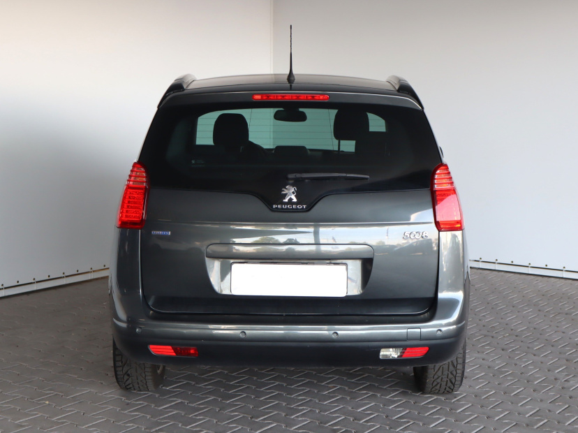 Peugeot 5008, 2015